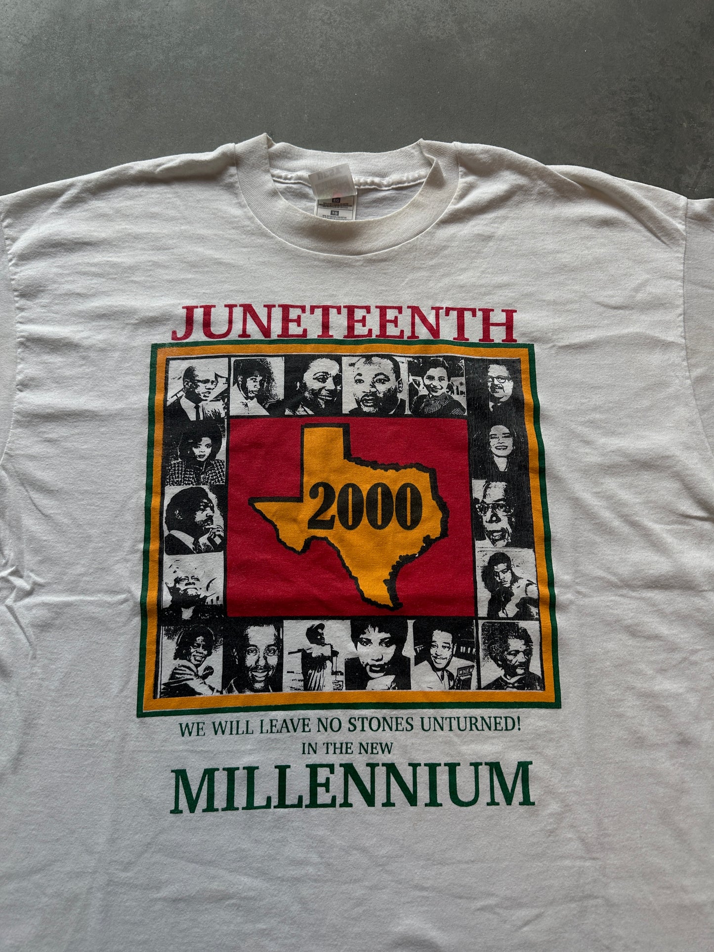 2000 Y2K Juneteenth Millennium Prominent Black Figures ft. Jackie Robinson Rosa Parks Oprah & More Vintage Tee (XL)