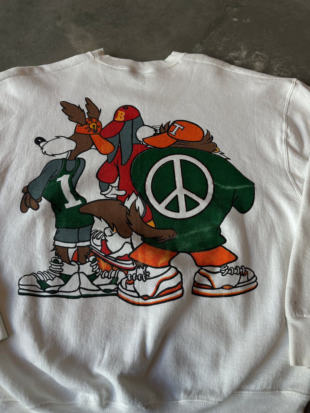 90’s Looney Tunes Cartoon x Cross Colours RARE Vintage Crewneck Heavyweight Sweatshirt (XL)
