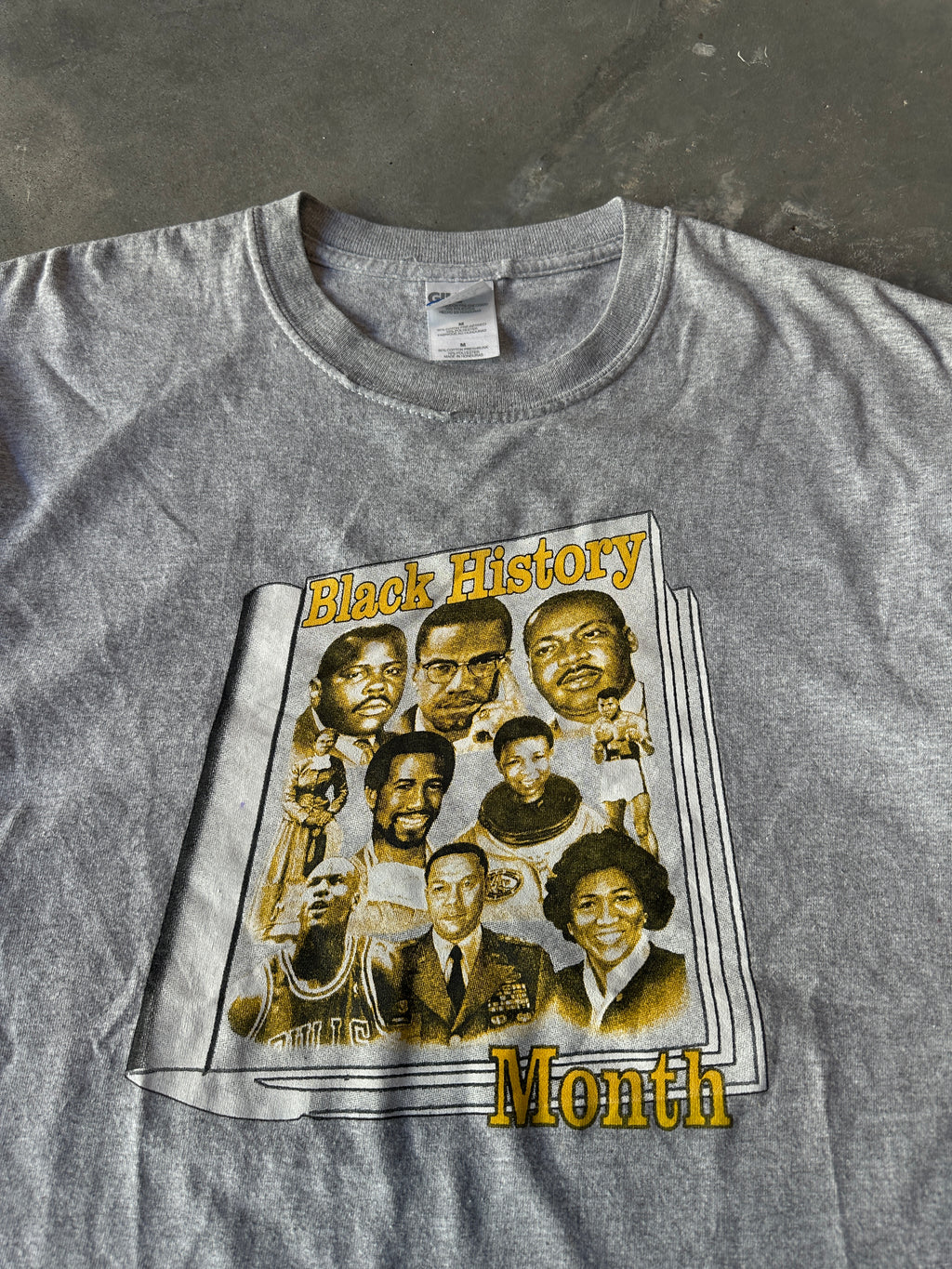 00's Black History Month Prominent Faces of Blackness Garvey, Ali, Jordan MLK & More Vintage Tee (Large)