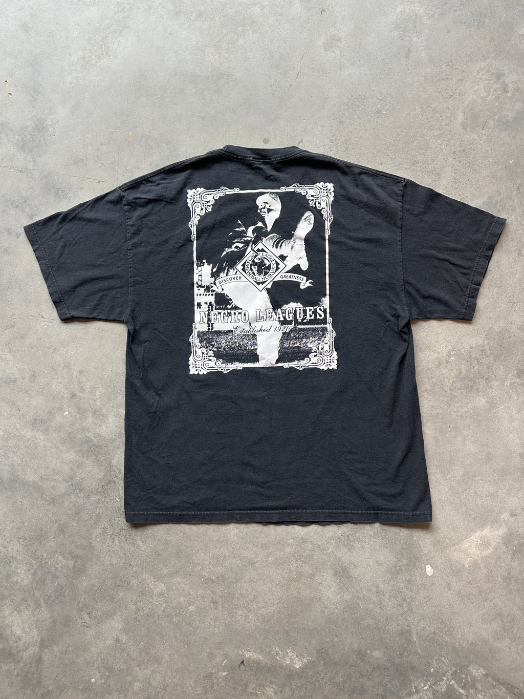 00’s Negro Leagues Baseball Museum NLBM “Discover Greatness” Vintage Tee (XXL)