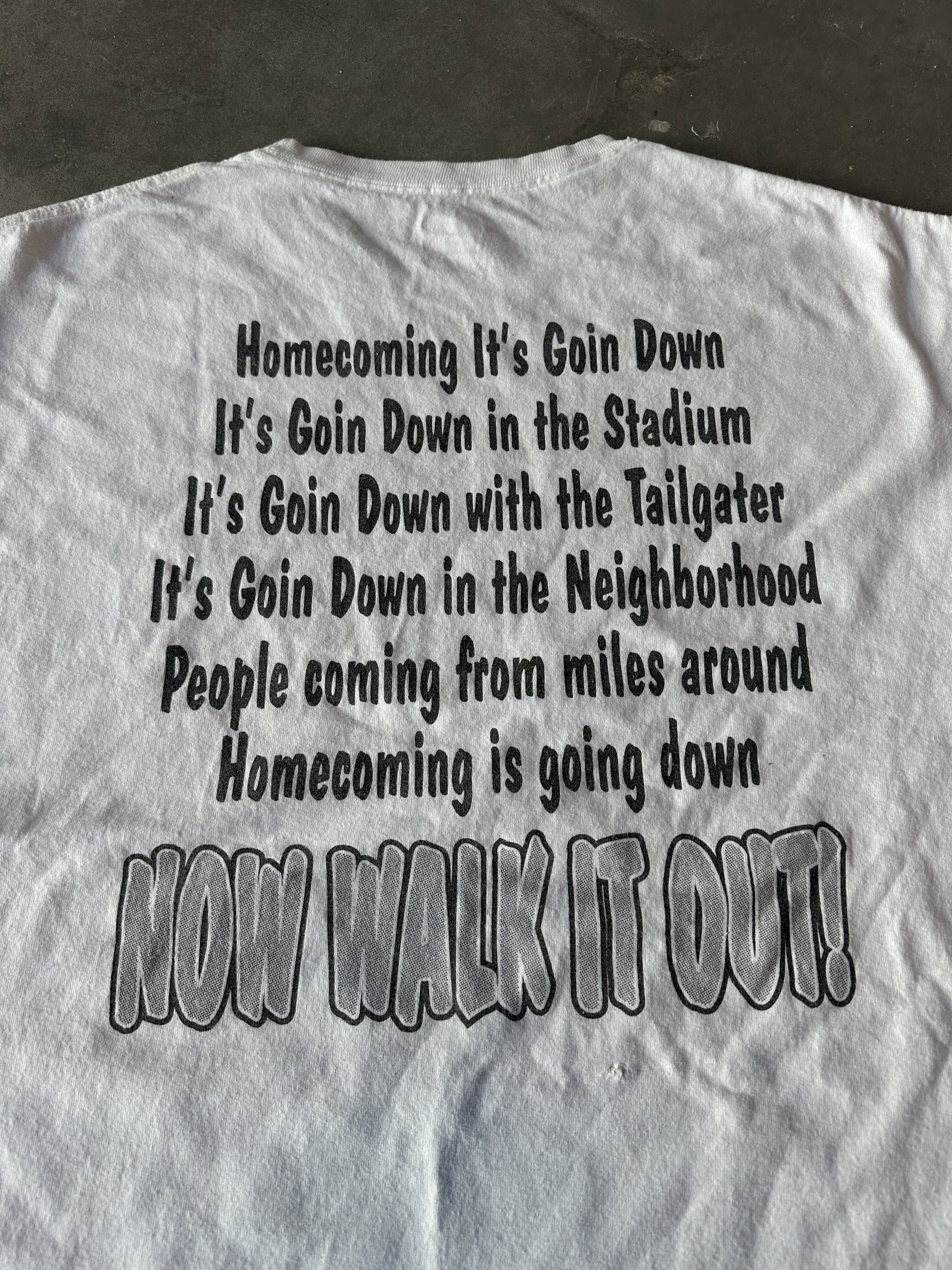 2000's HBCU Homecoming Mickey & Looney Tunes Cartoon "Now Walk It Out" Vintage Tee (BOXY XL)