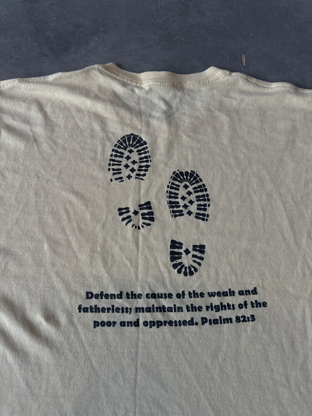 00's The Africa Trek Poem & Scripture Footprint Vintage Tee (Large)
