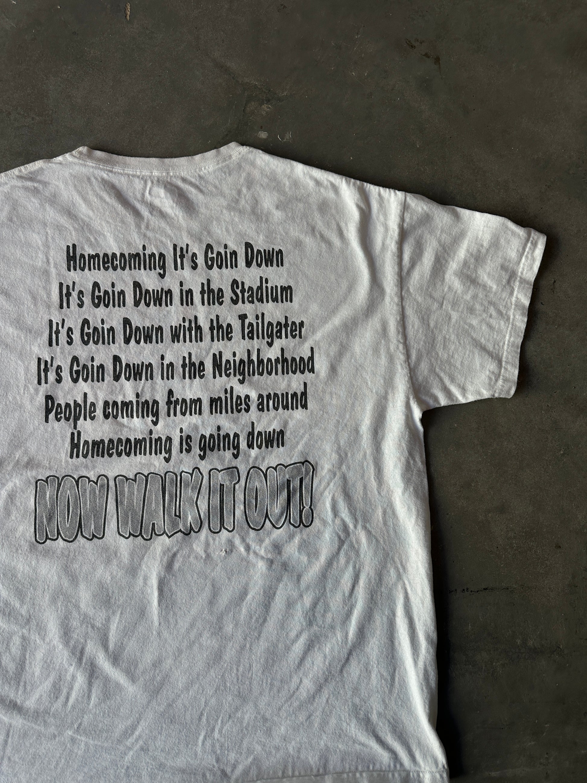 2000's HBCU Homecoming Mickey & Looney Tunes Cartoon "Now Walk It Out" Vintage Tee (BOXY XL)