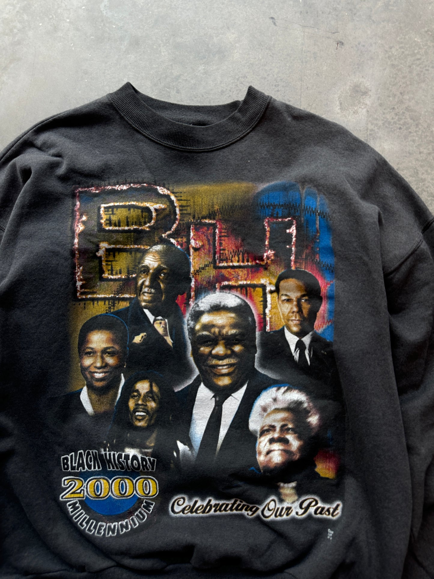 2000 Welcoming our Future Black History Figures MLK Bob Marley Rosa Parks & More Millennium Vintage Crewneck (XL)