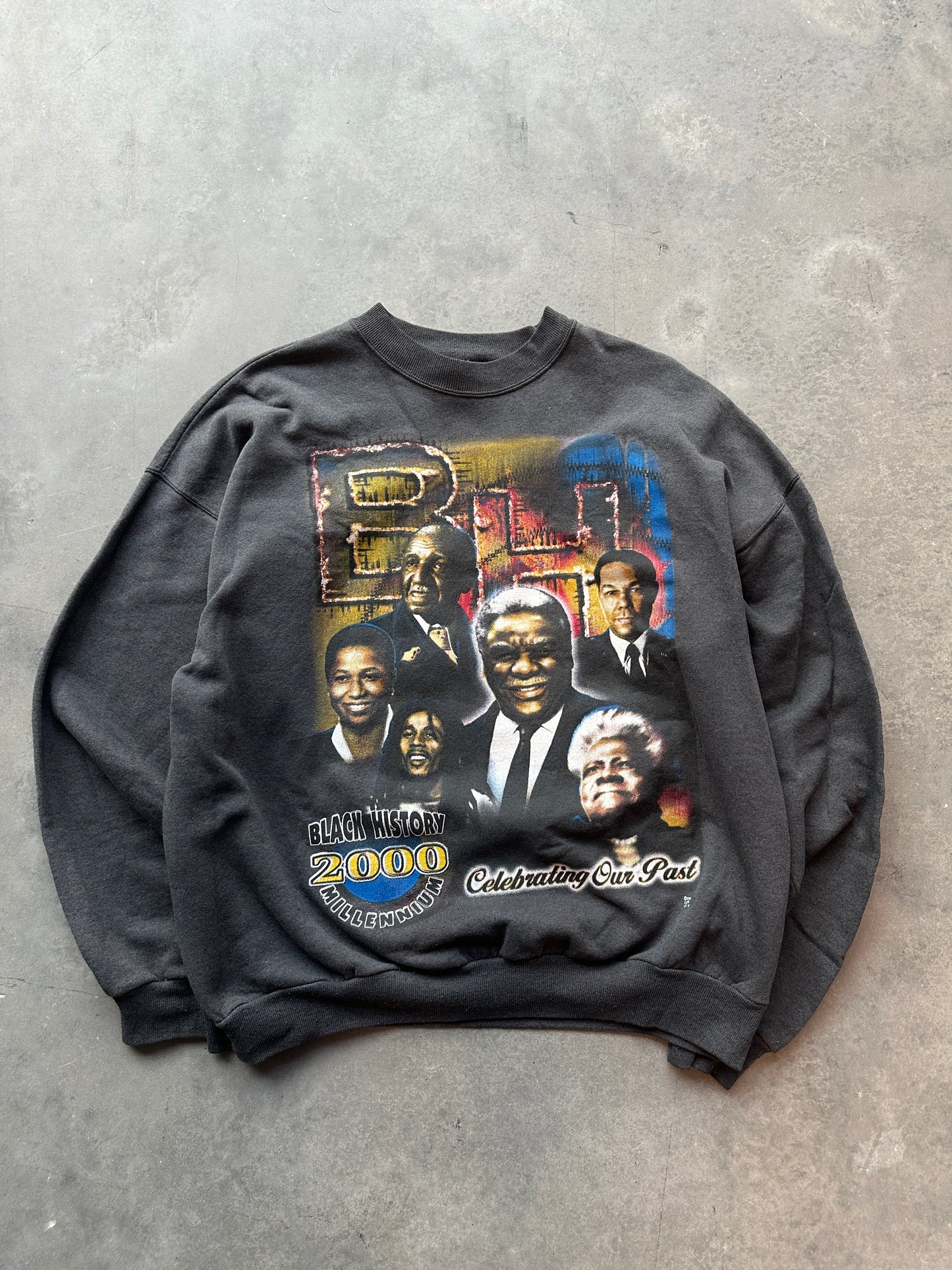 2000 Welcoming our Future Black History Figures MLK Bob Marley Rosa Parks & More Millennium Vintage Crewneck (XL)