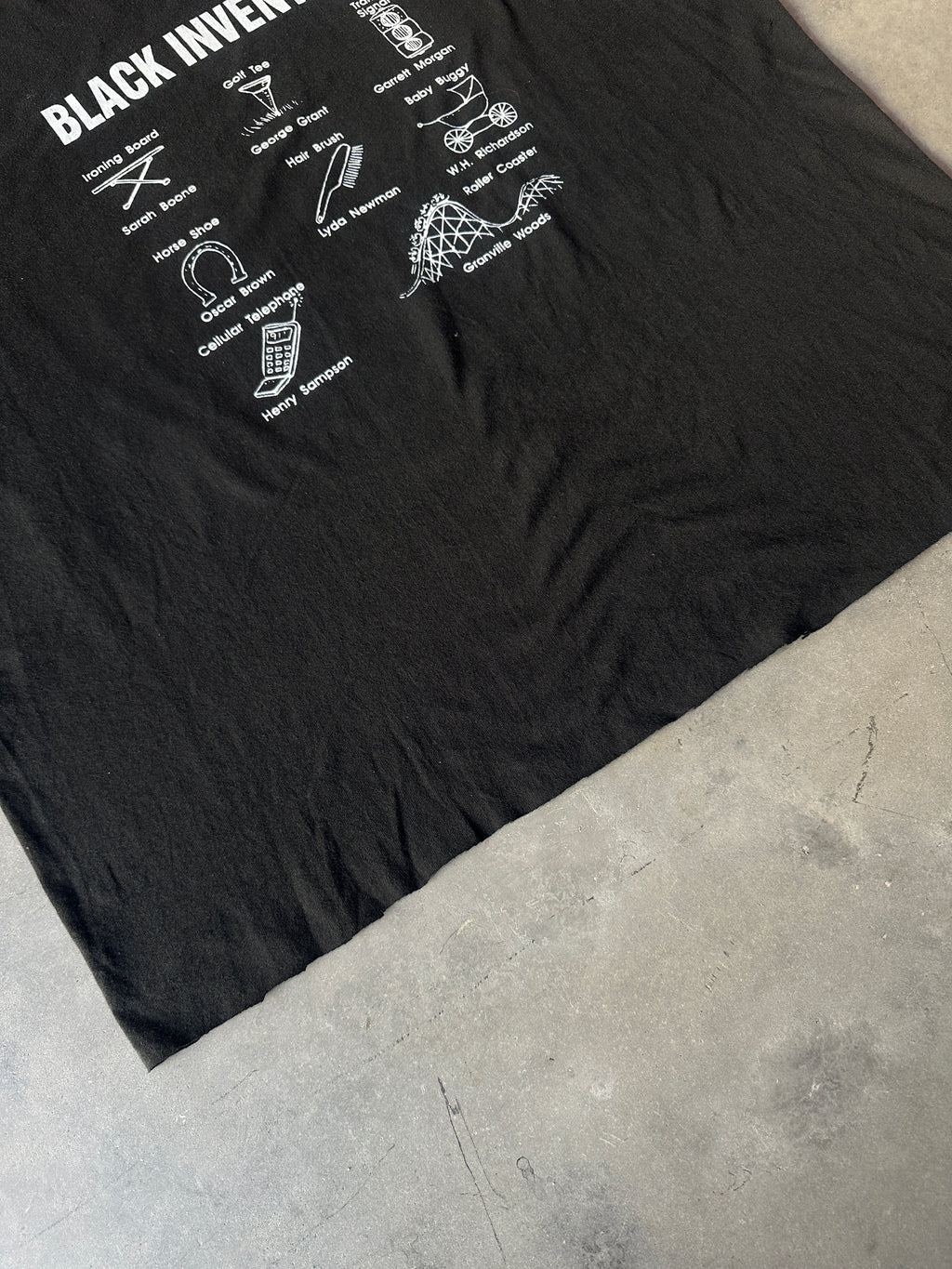 90's Black Inventions & Inventors Faded Black Cropped Vintage Tee (BOXY XL)