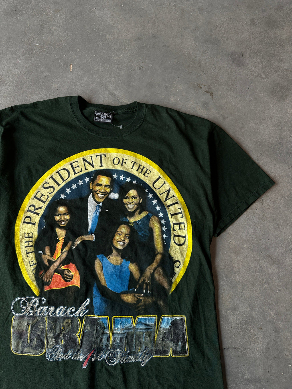 2008 President Barack Obama and the 1st Family "Make The Dream Reality" Faded Green Vintage Tee (XL)