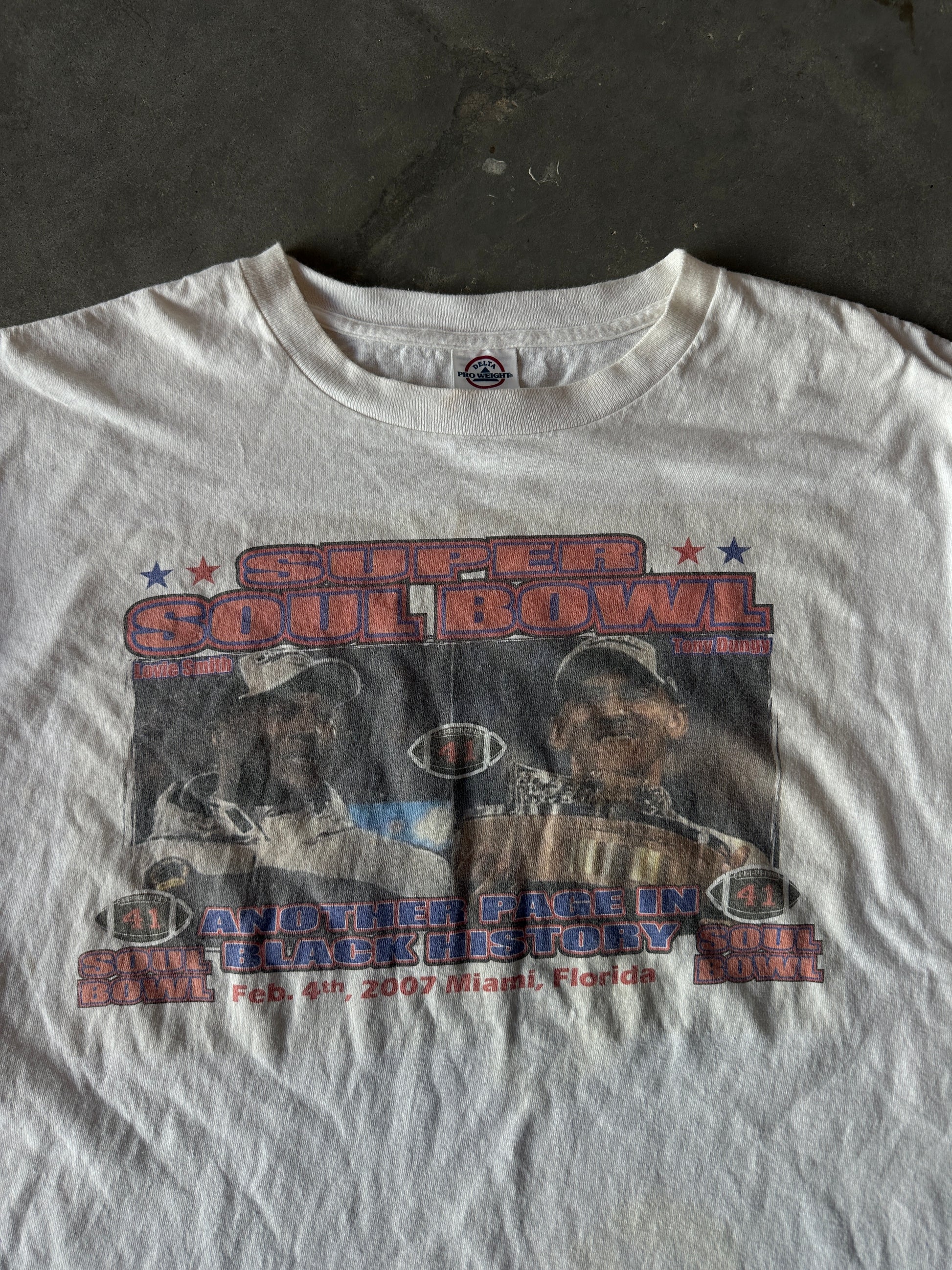 2007 Super Bowl XLI Super Soul Bowl Tony Dungy vs. Lovie Smith Faded Vintage Black History Tee (BOXY XL)