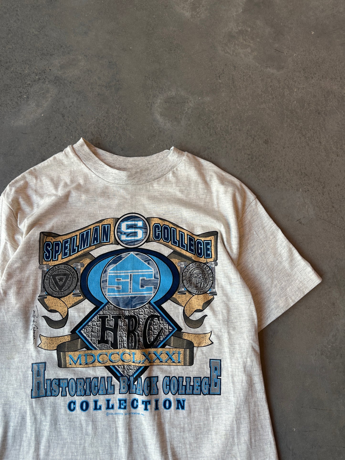 90’s Spelman College HBCU Rare Spellout Vintage Tee (Large)