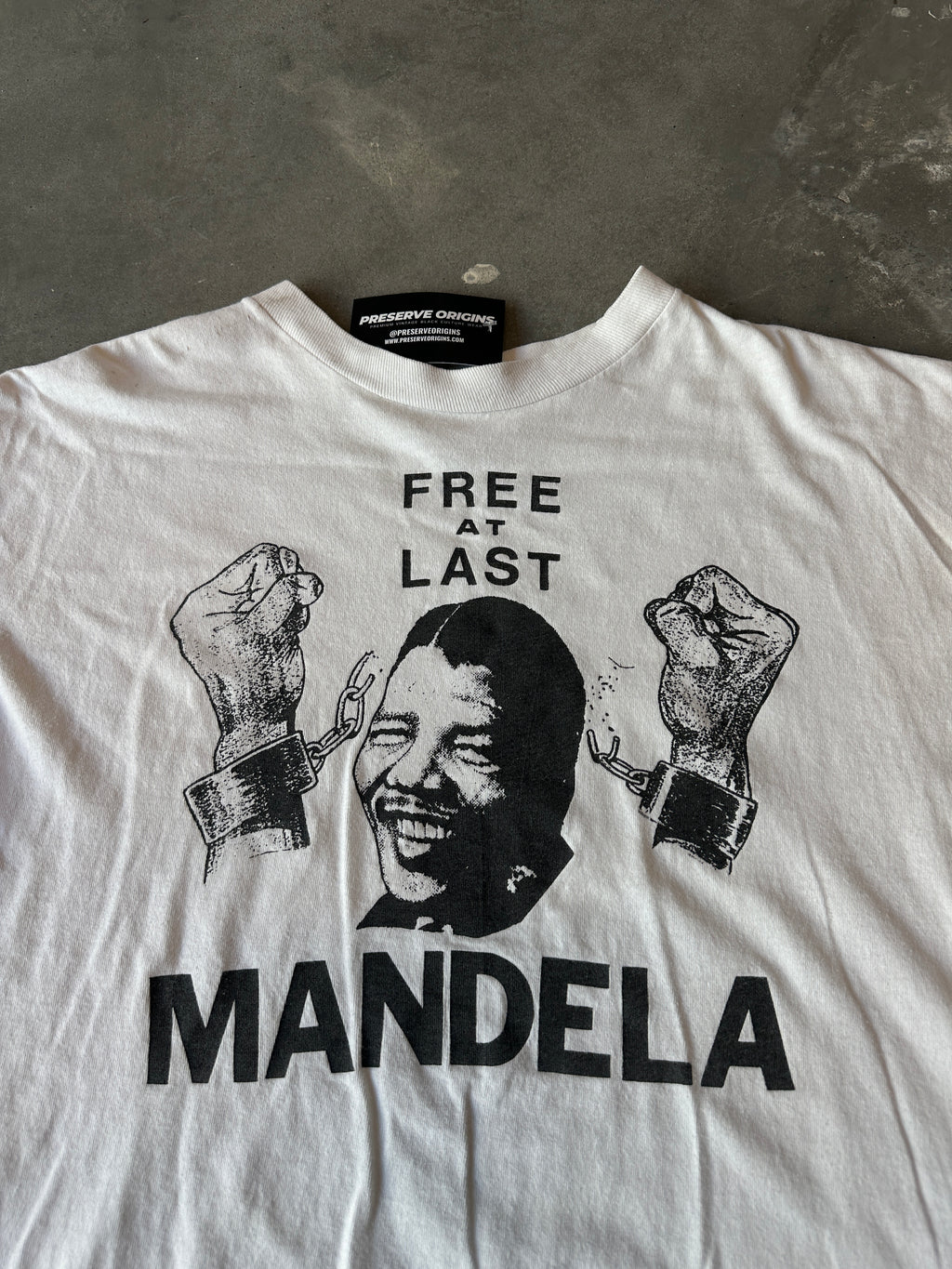 90's Free At Last Nelson Mandela Portrait End of Apartheid in South Africa Vintage Black History Tee (Large)