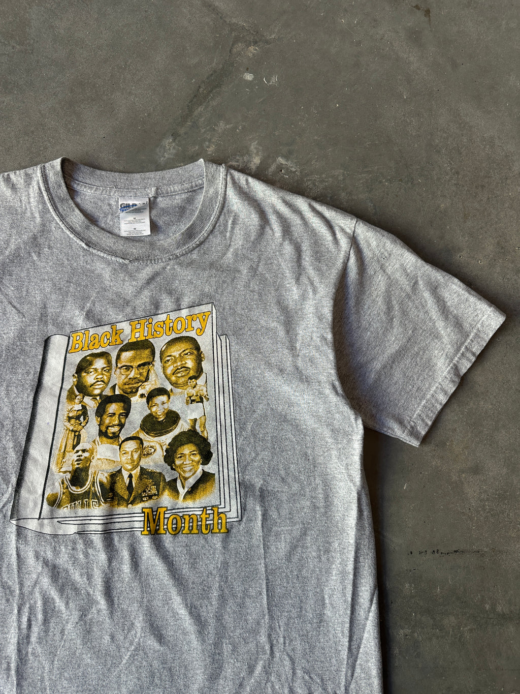 00's Black History Month Prominent Faces of Blackness Garvey, Ali, Jordan MLK & More Vintage Tee (Large)