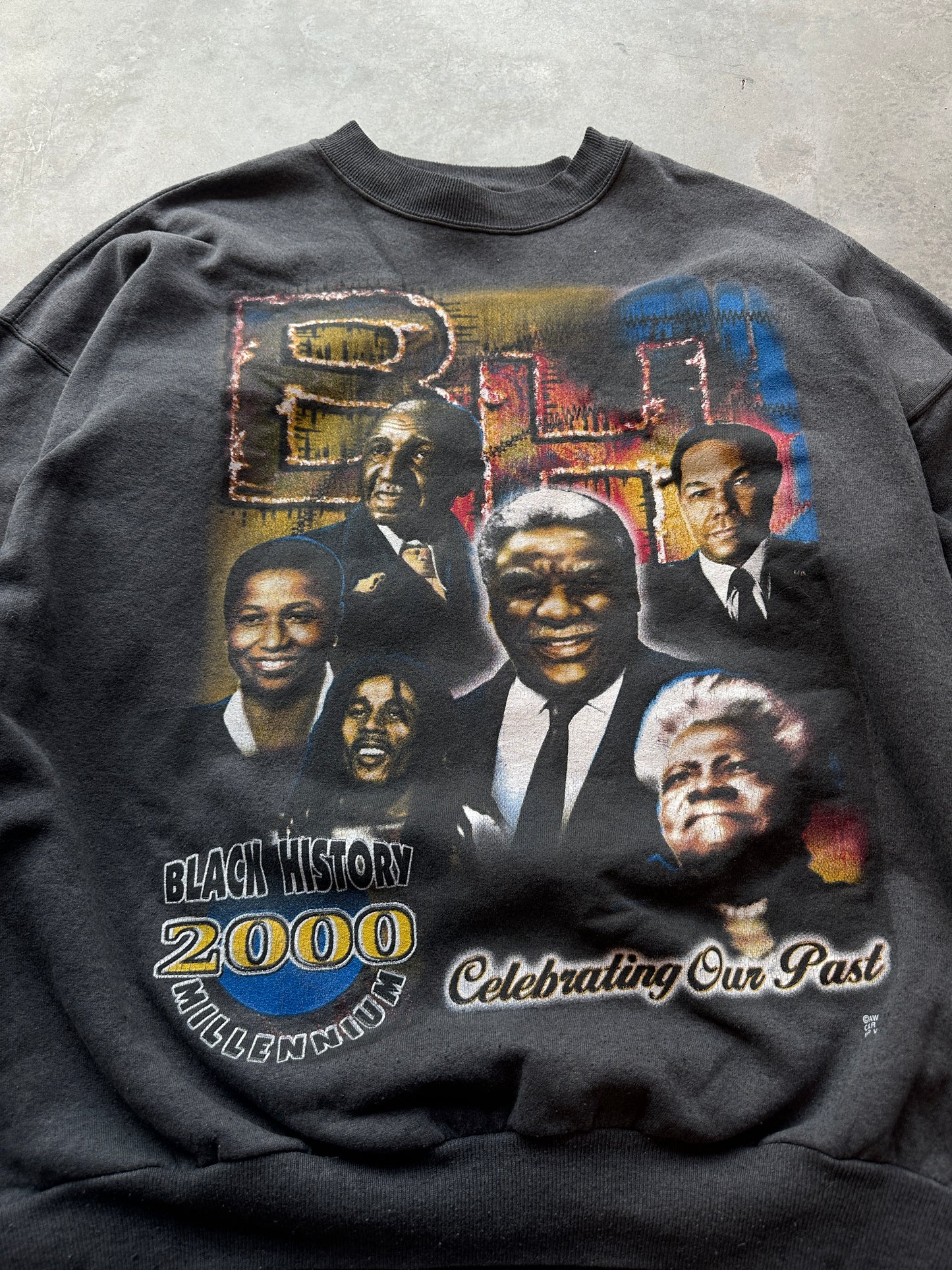 2000 Welcoming our Future Black History Figures MLK Bob Marley Rosa Parks & More Millennium Vintage Crewneck (XL)