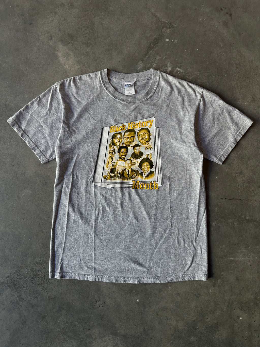 00's Black History Month Prominent Faces of Blackness Garvey, Ali, Jordan MLK & More Vintage Tee (Large)