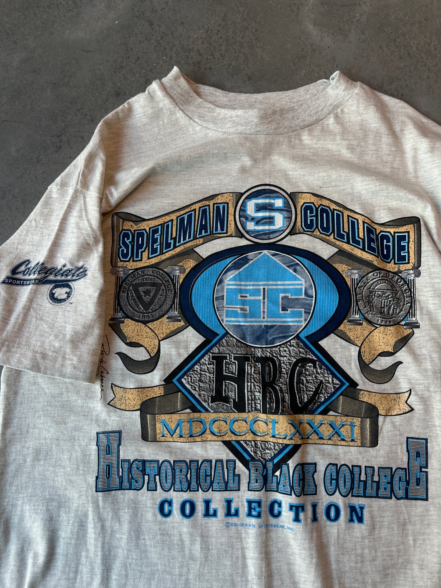 90’s Spelman College HBCU Rare Spellout Vintage Tee (Large)