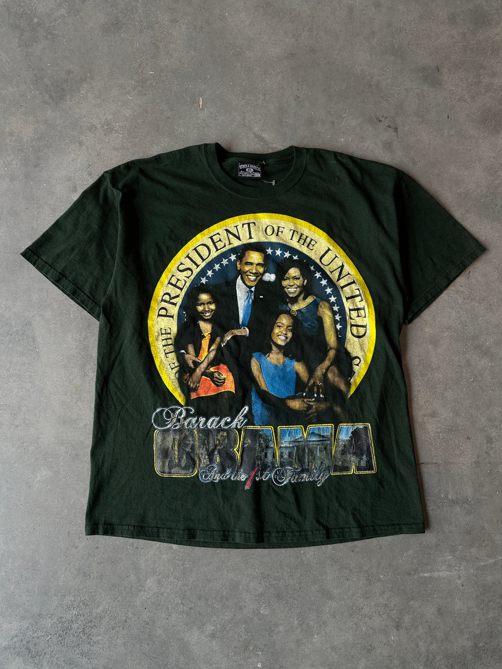 2008 President Barack Obama and the 1st Family "Make The Dream Reality" Faded Green Vintage Tee (XL)