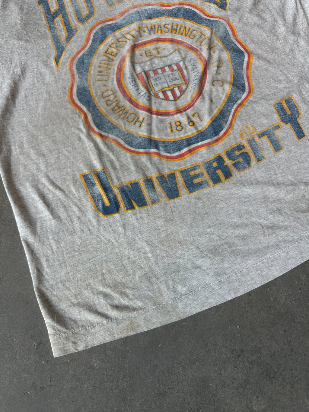 90's Howard University HU Bison Faded Spellout Seal Logo Vintage Tee (XL)