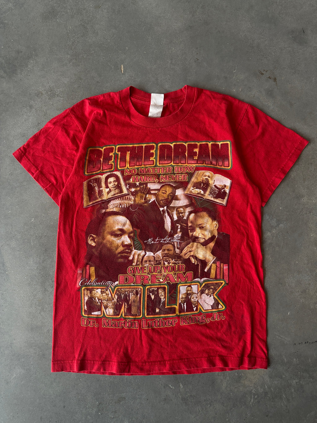 00's Be The Dream Dr.Martin Luther King MLK Red Vintage Black History Tee (Medium)