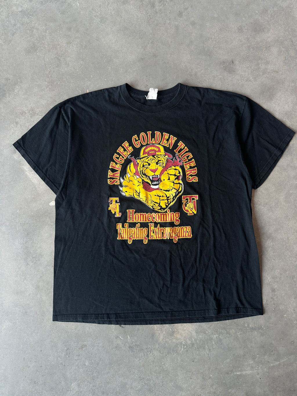 00's Tuskegee University Golden Tigers Legacy of Football Homecoming Tailgate Vintage Tee (XL)