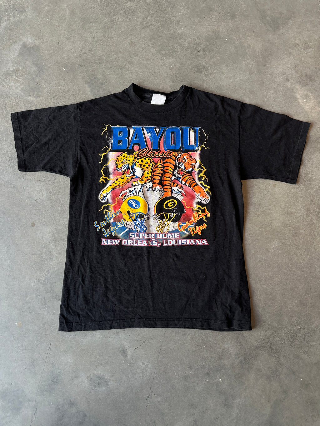 90's Bayou Classic Southern University Jaguars vs. Grambling State University Tigers Realistic Mascot Lightning Print New Orleans "Just Gettin' Ya' Groove On!" RARE Vintage HBCU Football Matchup Tee (XL)