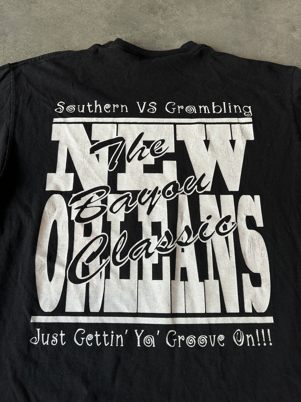 90's Bayou Classic Southern University Jaguars vs. Grambling State University Tigers Realistic Mascot Lightning Print New Orleans "Just Gettin' Ya' Groove On!" RARE Vintage HBCU Football Matchup Tee (XL)