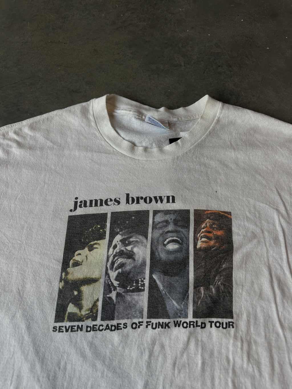 00's James Brown Seven Decades of Funk World Tour Vintage Music Tee (XL)