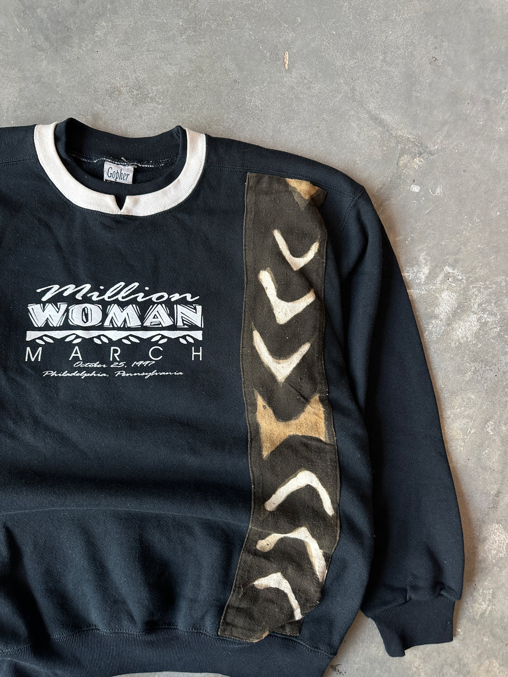 1997 Million Woman March Philadelphia Custom Tribal Print Patch Vintage Crewneck Sweatshirt (XL)