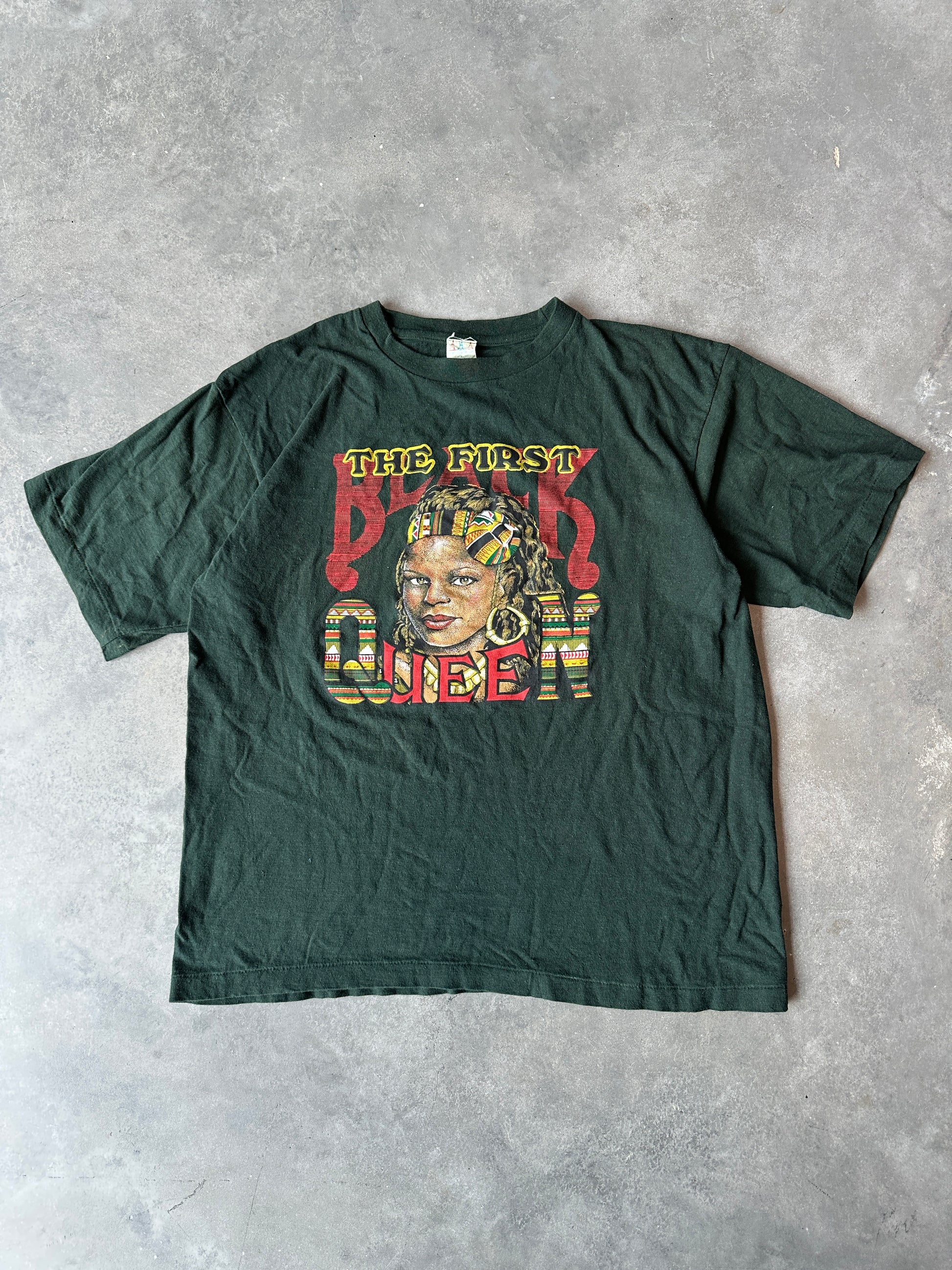 90's The First Black Queen Spellout Earth Green Vintage Illustration Tee (Large)