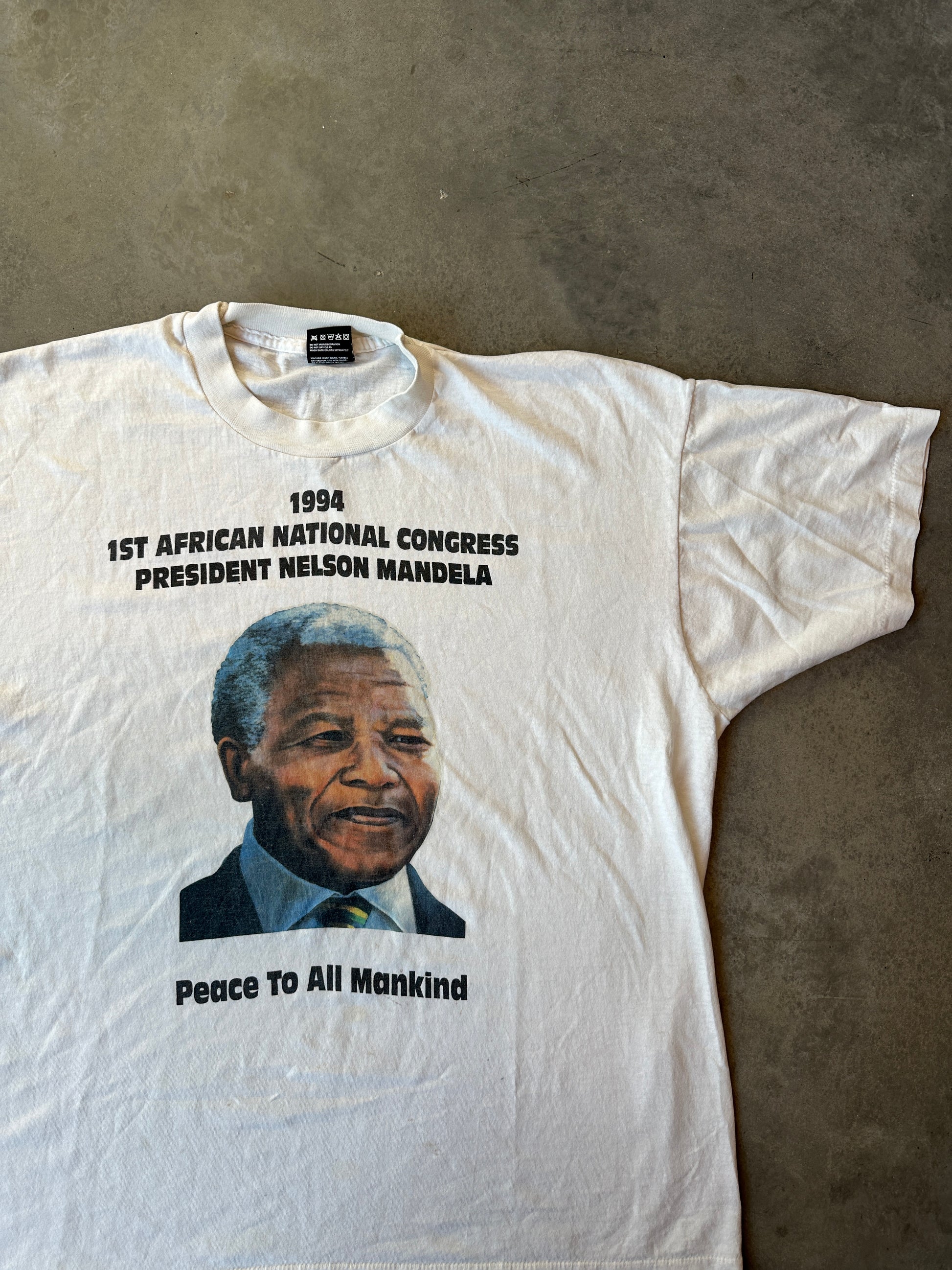 1994 President Nelson Mandela 1st African National Congress “Peace To All Mankind” Vintage Black History Tee (Large)