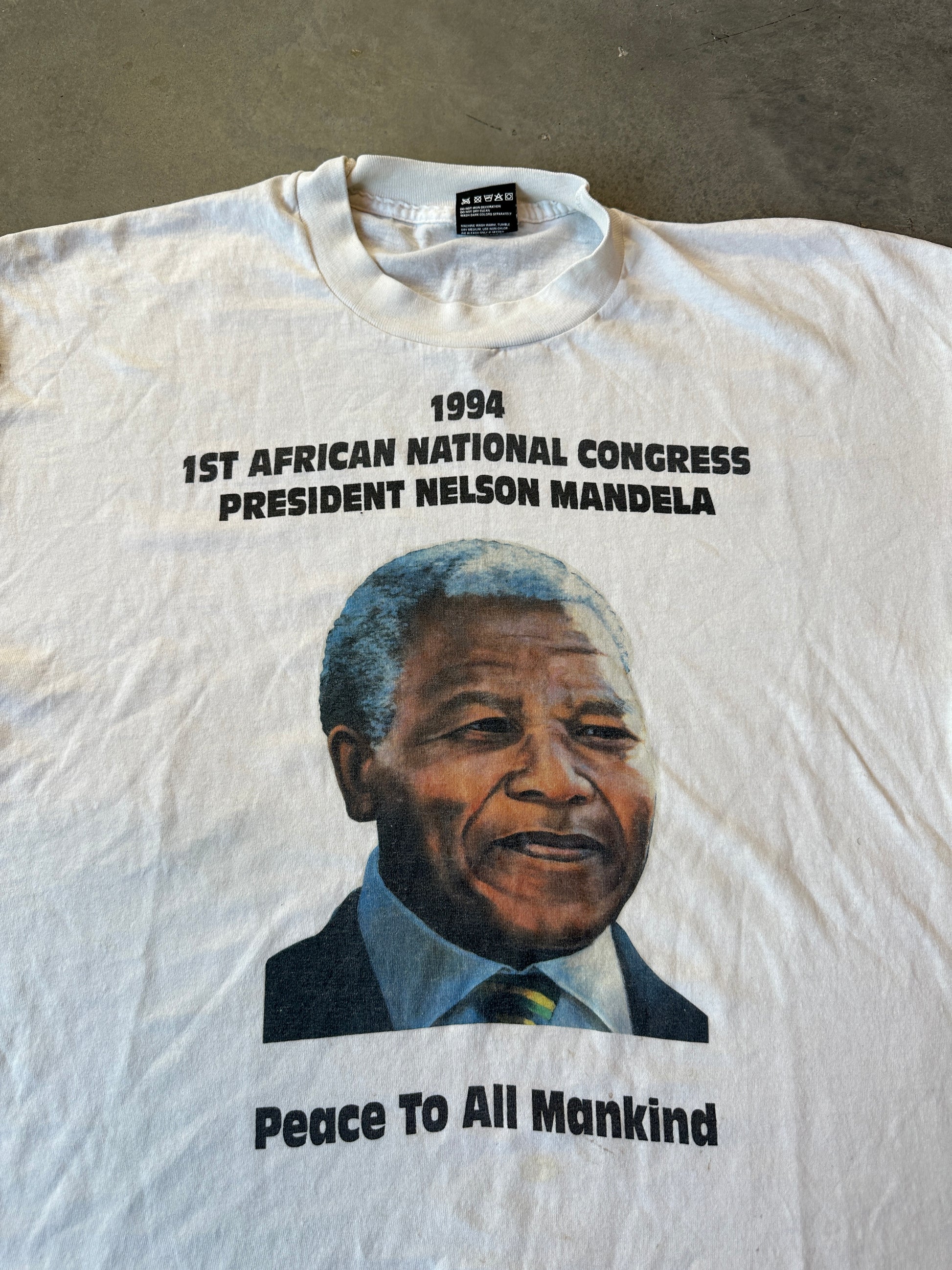 1994 President Nelson Mandela 1st African National Congress “Peace To All Mankind” Vintage Black History Tee (Large)