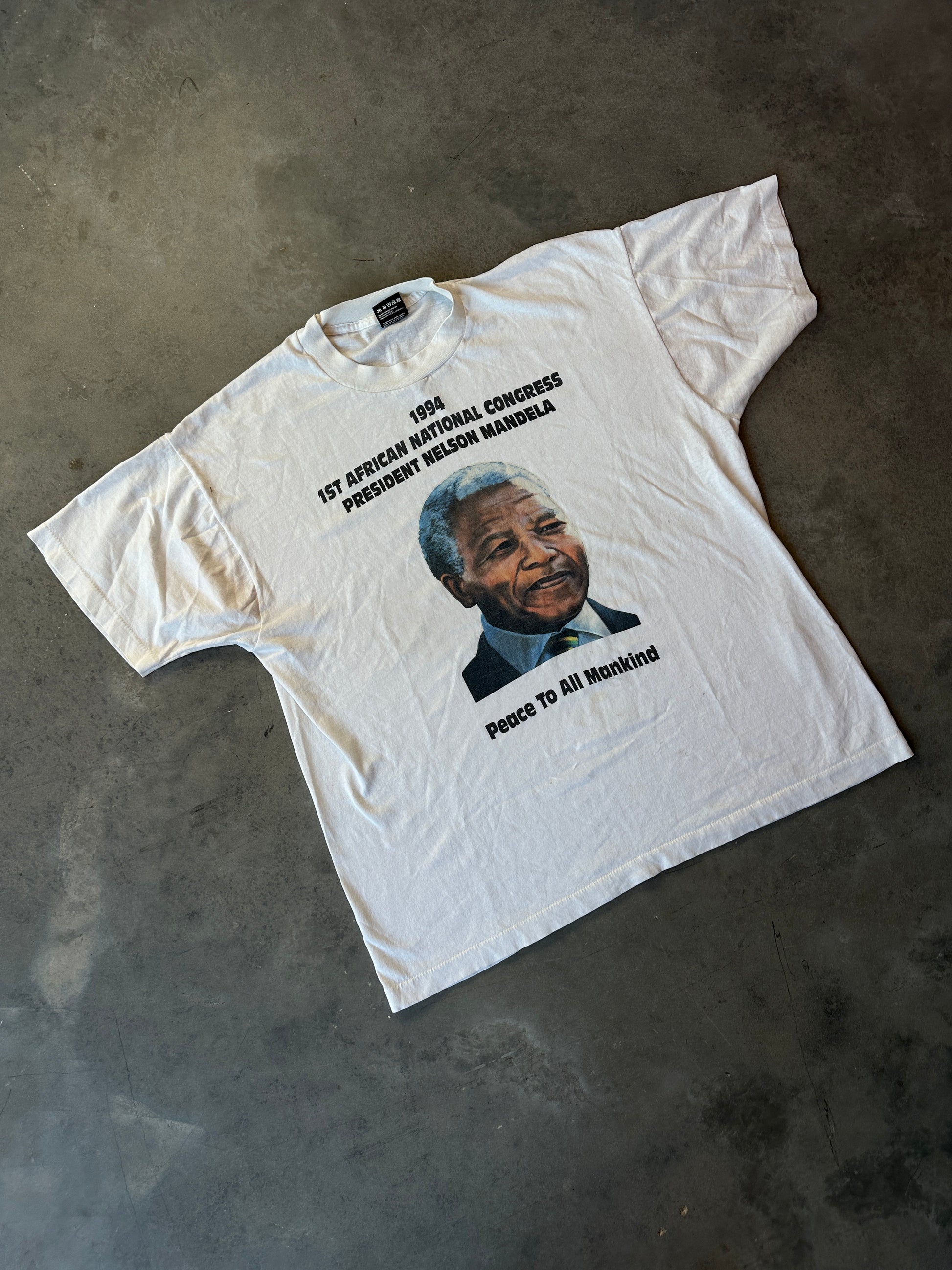 1994 President Nelson Mandela 1st African National Congress “Peace To All Mankind” Vintage Black History Tee (Large)