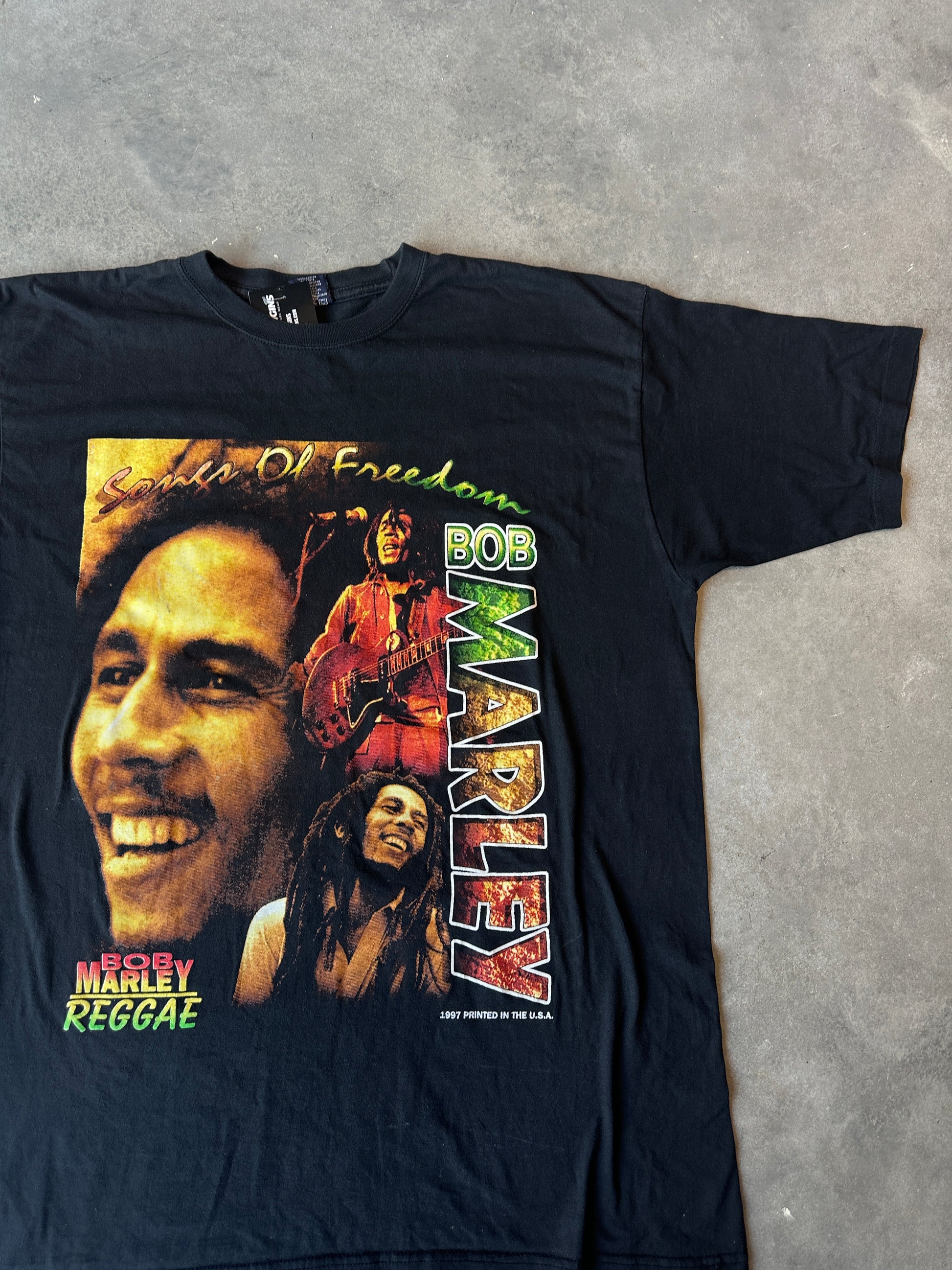 1994 Bob Marley “Songs of Freedom” Reggae Music Vintage Rap Tee (XXL)