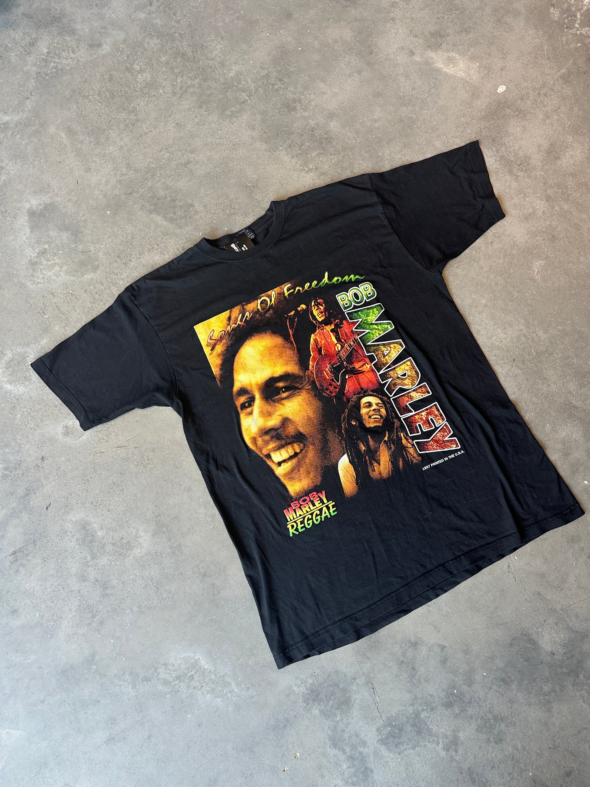 1994 Bob Marley “Songs of Freedom” Reggae Music Vintage Rap Tee (XXL)
