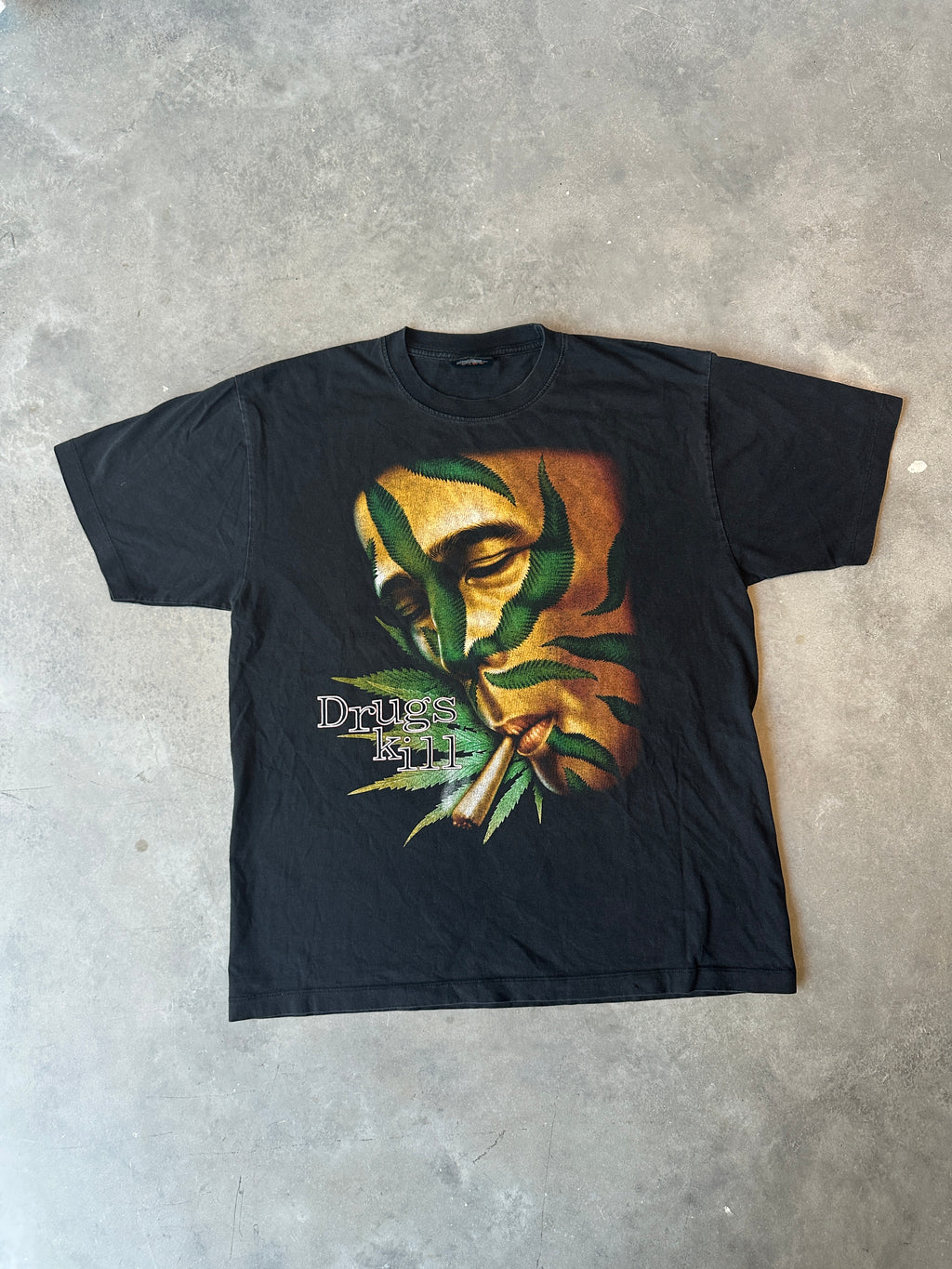 00’s Bob Marley “Drugs Kill” Herb Smoking Mantra Vintage Tee (XL)
