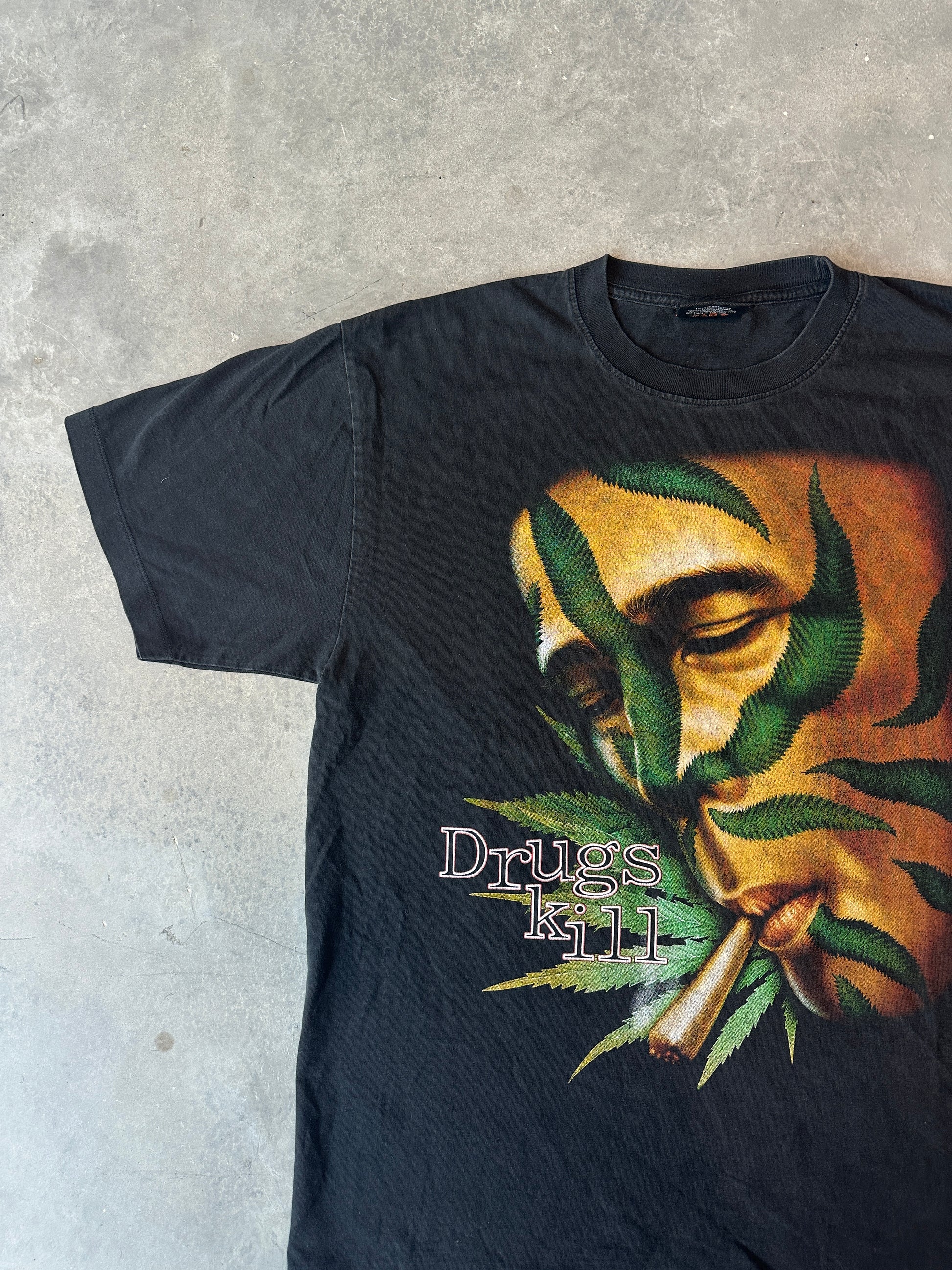 00’s Bob Marley “Drugs Kill” Herb Smoking Mantra Vintage Tee (XL)