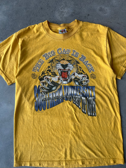 90’s Southern University SU “The Big Cat is Back” Realistic Jaguar Thin Mascot Vintage HBCU Tee (Slim  Medium)