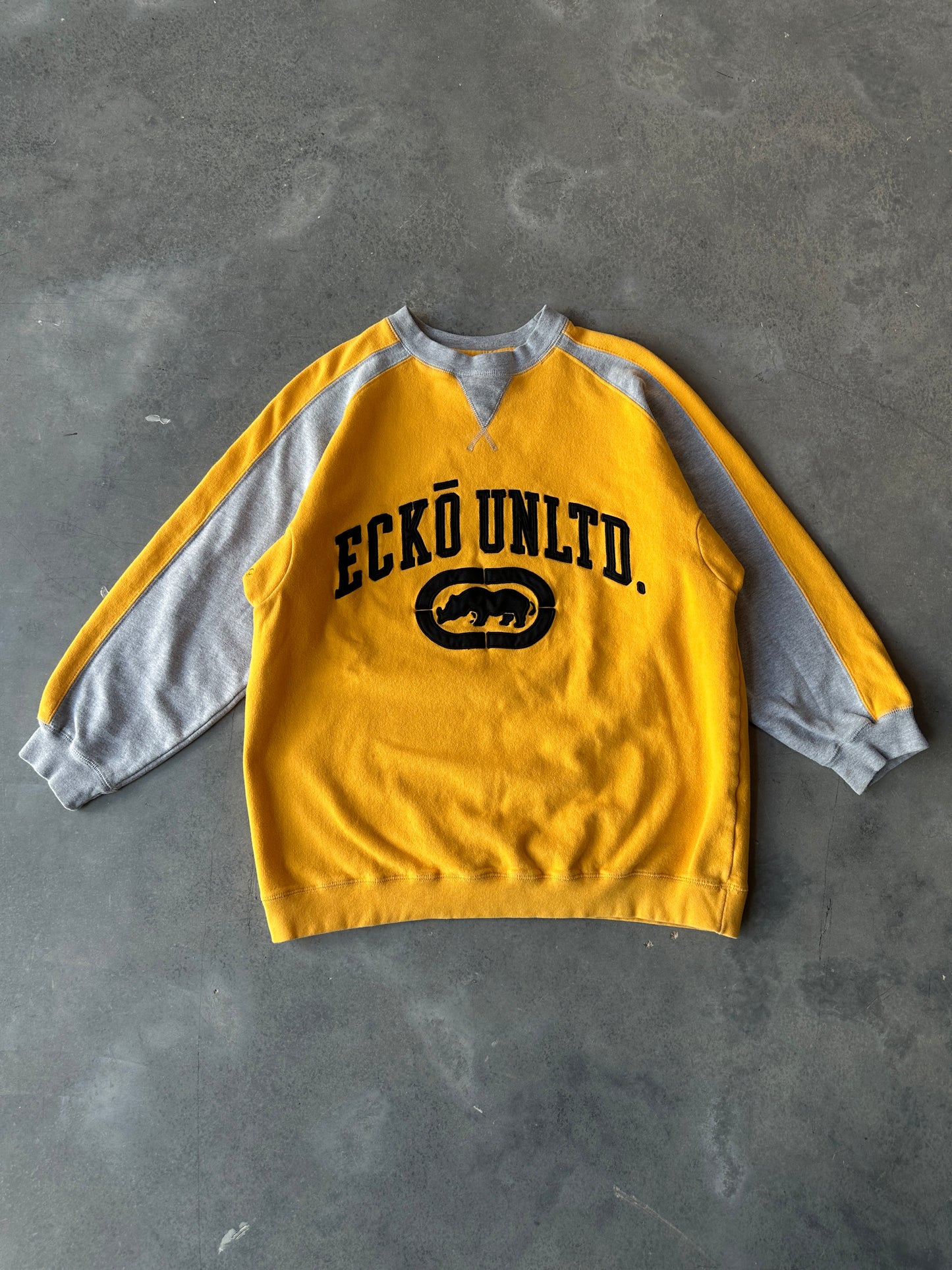 00’s Ecko Unlimited Spellout Y2KHeavyweight Vintage Crewneck Sweatshirt (Medium)